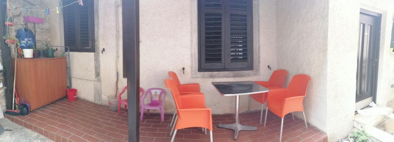 Apartman Zepina Pula Buitenkant foto